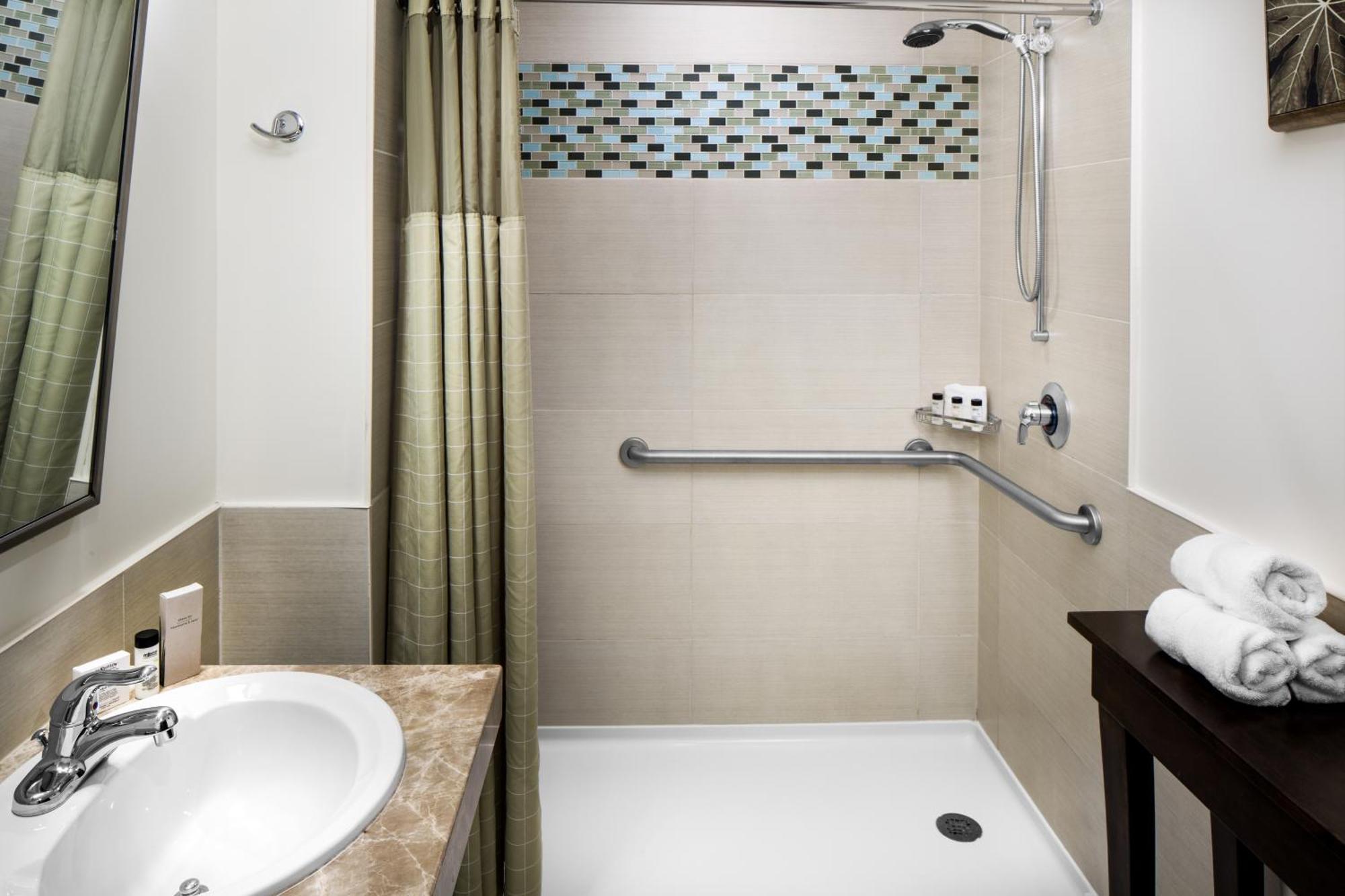 Watt Tapestry Collection By Hilton Hotel 4*
