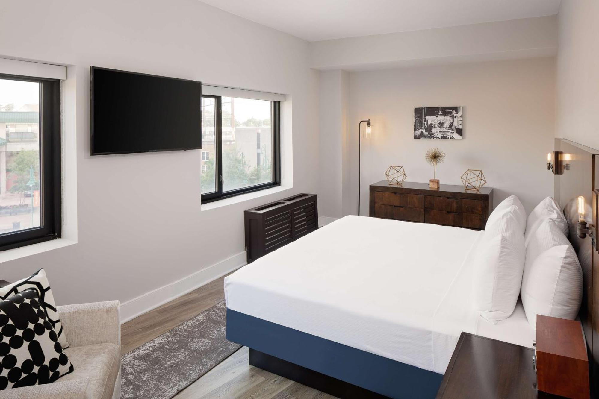Hotel Watt Tapestry Collection By Hilton Rahway