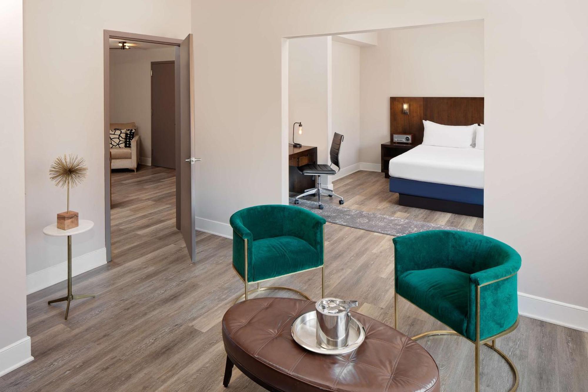 Watt Tapestry Collection By Hilton Hotel 4*