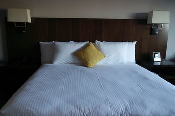Watt Tapestry Collection By Hilton Hotel Rahway